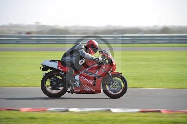 Motorcycle action photographs;Trackday digital images;event digital images;eventdigitalimages;no limits trackday;peter wileman photography;snetterton;snetterton circuit norfolk;snetterton photographs;trackday;trackday photos