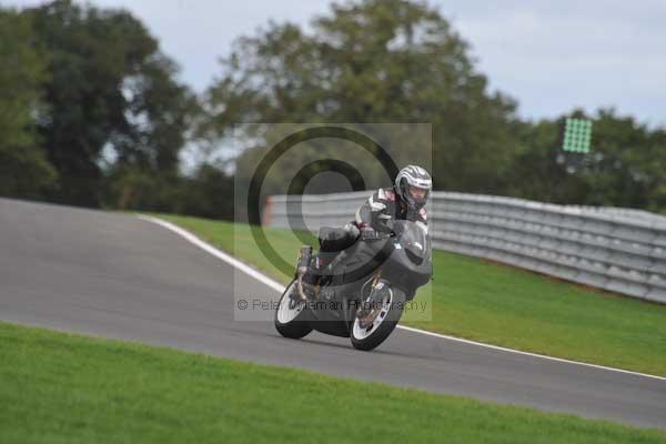 Motorcycle action photographs;Trackday digital images;event digital images;eventdigitalimages;no limits trackday;peter wileman photography;snetterton;snetterton circuit norfolk;snetterton photographs;trackday;trackday photos