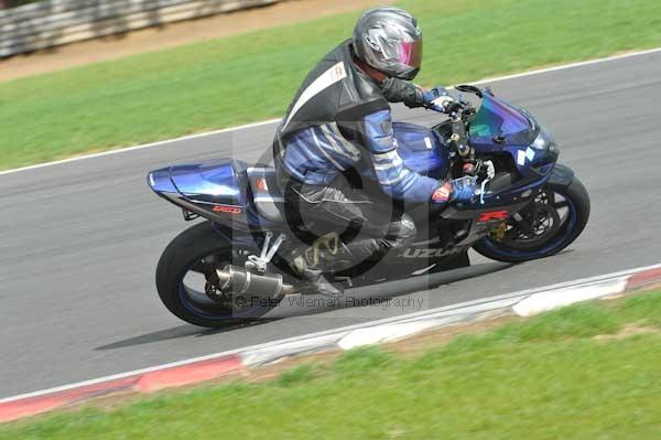 Motorcycle action photographs;Trackday digital images;event digital images;eventdigitalimages;no limits trackday;peter wileman photography;snetterton;snetterton circuit norfolk;snetterton photographs;trackday;trackday photos