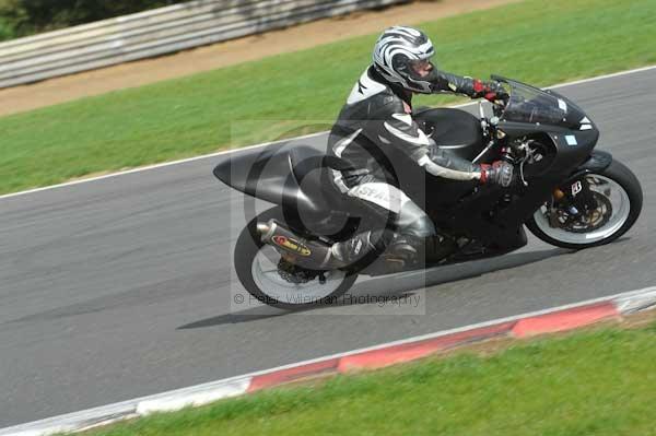 Motorcycle action photographs;Trackday digital images;event digital images;eventdigitalimages;no limits trackday;peter wileman photography;snetterton;snetterton circuit norfolk;snetterton photographs;trackday;trackday photos