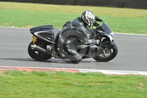 Motorcycle action photographs;Trackday digital images;event digital images;eventdigitalimages;no limits trackday;peter wileman photography;snetterton;snetterton circuit norfolk;snetterton photographs;trackday;trackday photos