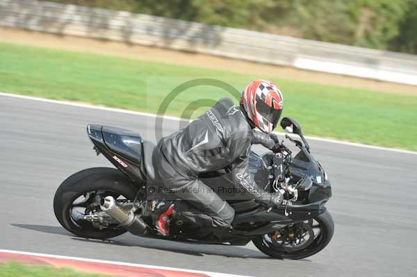 Motorcycle action photographs;Trackday digital images;event digital images;eventdigitalimages;no limits trackday;peter wileman photography;snetterton;snetterton circuit norfolk;snetterton photographs;trackday;trackday photos