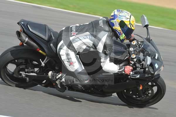 Motorcycle action photographs;Trackday digital images;event digital images;eventdigitalimages;no limits trackday;peter wileman photography;snetterton;snetterton circuit norfolk;snetterton photographs;trackday;trackday photos