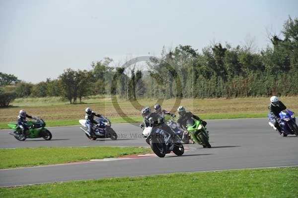 Motorcycle action photographs;Trackday digital images;event digital images;eventdigitalimages;no limits trackday;peter wileman photography;snetterton;snetterton circuit norfolk;snetterton photographs;trackday;trackday photos