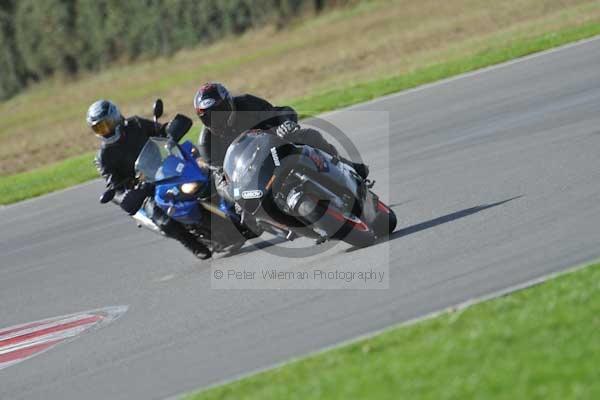 Motorcycle action photographs;Trackday digital images;event digital images;eventdigitalimages;no limits trackday;peter wileman photography;snetterton;snetterton circuit norfolk;snetterton photographs;trackday;trackday photos