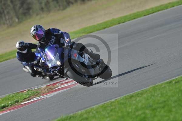 Motorcycle action photographs;Trackday digital images;event digital images;eventdigitalimages;no limits trackday;peter wileman photography;snetterton;snetterton circuit norfolk;snetterton photographs;trackday;trackday photos