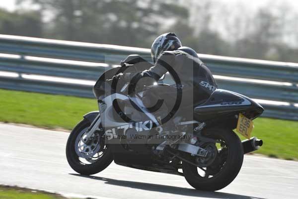 Motorcycle action photographs;Trackday digital images;event digital images;eventdigitalimages;no limits trackday;peter wileman photography;snetterton;snetterton circuit norfolk;snetterton photographs;trackday;trackday photos