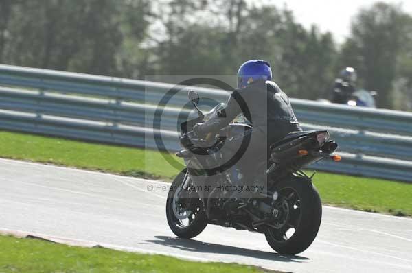 Motorcycle action photographs;Trackday digital images;event digital images;eventdigitalimages;no limits trackday;peter wileman photography;snetterton;snetterton circuit norfolk;snetterton photographs;trackday;trackday photos