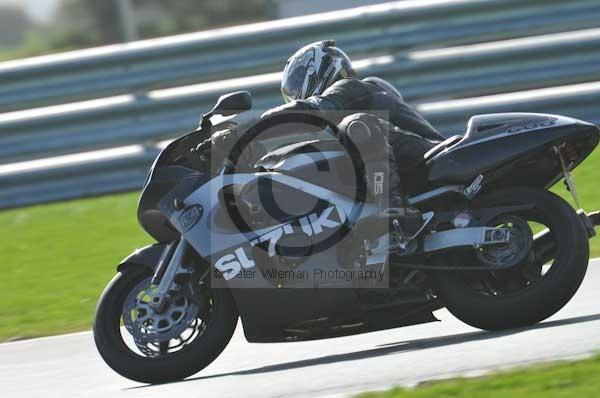 Motorcycle action photographs;Trackday digital images;event digital images;eventdigitalimages;no limits trackday;peter wileman photography;snetterton;snetterton circuit norfolk;snetterton photographs;trackday;trackday photos