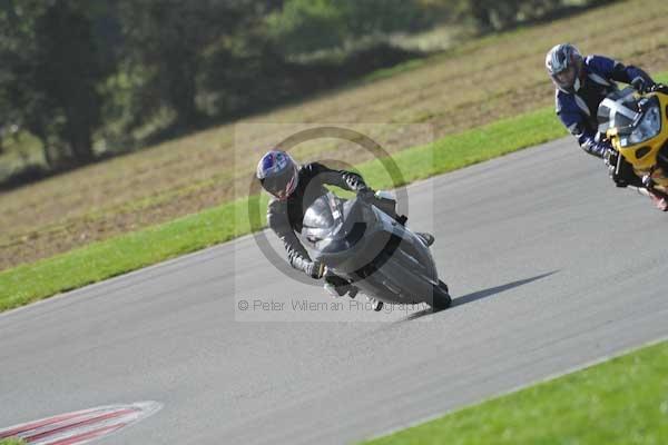 Motorcycle action photographs;Trackday digital images;event digital images;eventdigitalimages;no limits trackday;peter wileman photography;snetterton;snetterton circuit norfolk;snetterton photographs;trackday;trackday photos