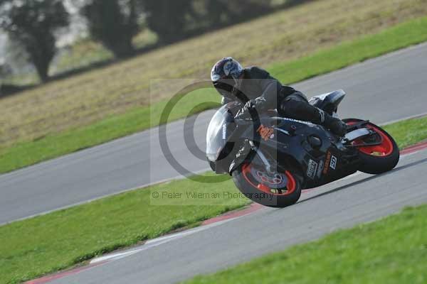 Motorcycle action photographs;Trackday digital images;event digital images;eventdigitalimages;no limits trackday;peter wileman photography;snetterton;snetterton circuit norfolk;snetterton photographs;trackday;trackday photos