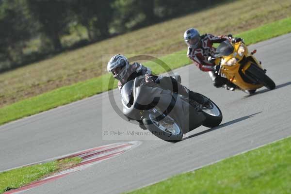 Motorcycle action photographs;Trackday digital images;event digital images;eventdigitalimages;no limits trackday;peter wileman photography;snetterton;snetterton circuit norfolk;snetterton photographs;trackday;trackday photos