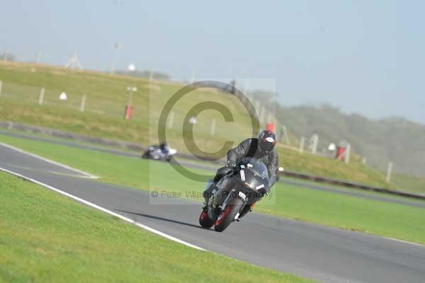 Motorcycle action photographs;Trackday digital images;event digital images;eventdigitalimages;no limits trackday;peter wileman photography;snetterton;snetterton circuit norfolk;snetterton photographs;trackday;trackday photos