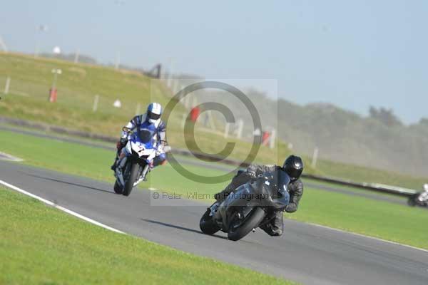 Motorcycle action photographs;Trackday digital images;event digital images;eventdigitalimages;no limits trackday;peter wileman photography;snetterton;snetterton circuit norfolk;snetterton photographs;trackday;trackday photos