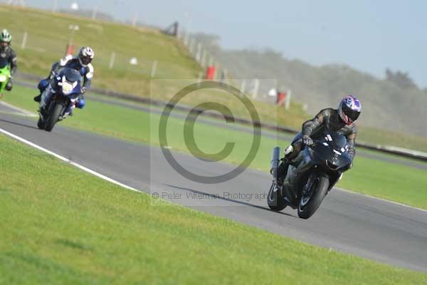 Motorcycle action photographs;Trackday digital images;event digital images;eventdigitalimages;no limits trackday;peter wileman photography;snetterton;snetterton circuit norfolk;snetterton photographs;trackday;trackday photos