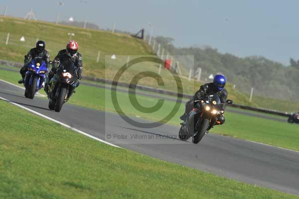 Motorcycle action photographs;Trackday digital images;event digital images;eventdigitalimages;no limits trackday;peter wileman photography;snetterton;snetterton circuit norfolk;snetterton photographs;trackday;trackday photos