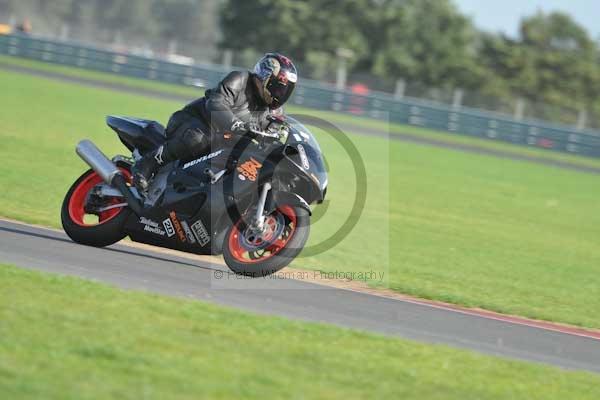 Motorcycle action photographs;Trackday digital images;event digital images;eventdigitalimages;no limits trackday;peter wileman photography;snetterton;snetterton circuit norfolk;snetterton photographs;trackday;trackday photos