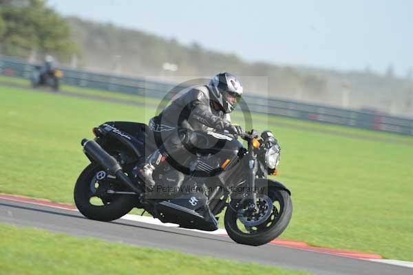 Motorcycle action photographs;Trackday digital images;event digital images;eventdigitalimages;no limits trackday;peter wileman photography;snetterton;snetterton circuit norfolk;snetterton photographs;trackday;trackday photos