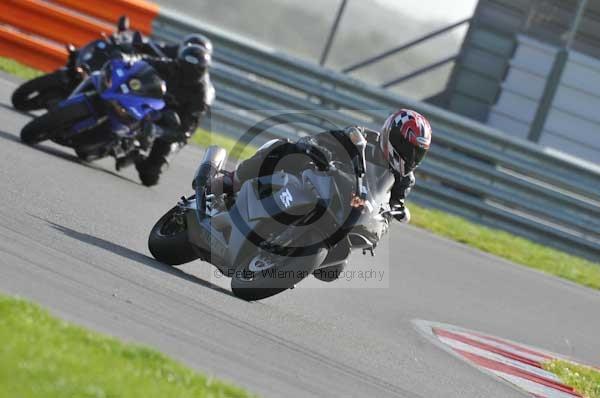 Motorcycle action photographs;Trackday digital images;event digital images;eventdigitalimages;no limits trackday;peter wileman photography;snetterton;snetterton circuit norfolk;snetterton photographs;trackday;trackday photos