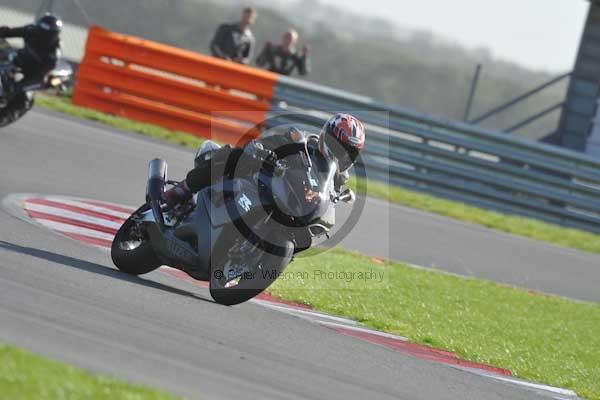 Motorcycle action photographs;Trackday digital images;event digital images;eventdigitalimages;no limits trackday;peter wileman photography;snetterton;snetterton circuit norfolk;snetterton photographs;trackday;trackday photos