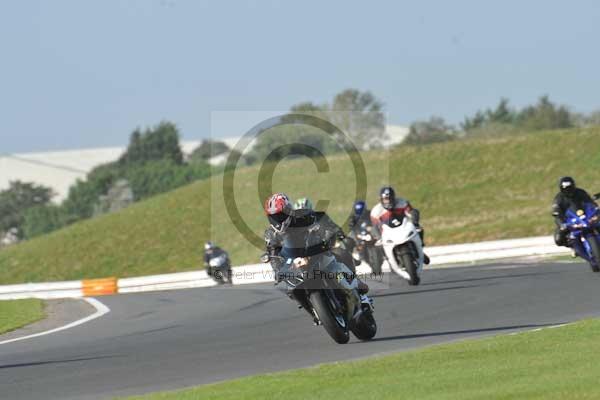 Motorcycle action photographs;Trackday digital images;event digital images;eventdigitalimages;no limits trackday;peter wileman photography;snetterton;snetterton circuit norfolk;snetterton photographs;trackday;trackday photos