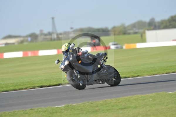 Motorcycle action photographs;Trackday digital images;event digital images;eventdigitalimages;no limits trackday;peter wileman photography;snetterton;snetterton circuit norfolk;snetterton photographs;trackday;trackday photos