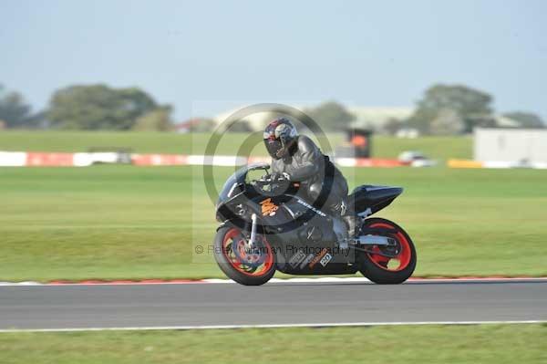 Motorcycle action photographs;Trackday digital images;event digital images;eventdigitalimages;no limits trackday;peter wileman photography;snetterton;snetterton circuit norfolk;snetterton photographs;trackday;trackday photos