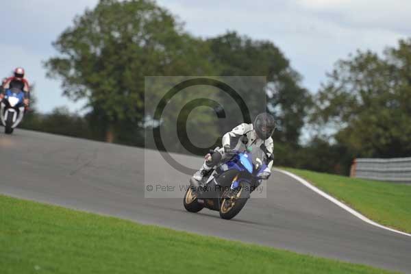 Motorcycle action photographs;Trackday digital images;event digital images;eventdigitalimages;no limits trackday;peter wileman photography;snetterton;snetterton circuit norfolk;snetterton photographs;trackday;trackday photos