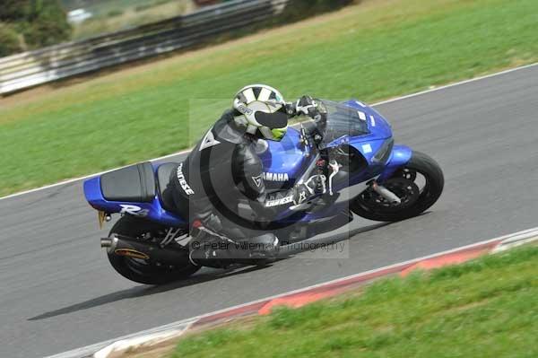 Motorcycle action photographs;Trackday digital images;event digital images;eventdigitalimages;no limits trackday;peter wileman photography;snetterton;snetterton circuit norfolk;snetterton photographs;trackday;trackday photos