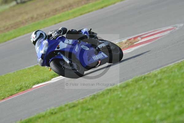 Motorcycle action photographs;Trackday digital images;event digital images;eventdigitalimages;no limits trackday;peter wileman photography;snetterton;snetterton circuit norfolk;snetterton photographs;trackday;trackday photos