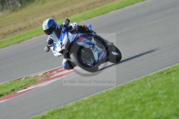 Motorcycle action photographs;Trackday digital images;event digital images;eventdigitalimages;no limits trackday;peter wileman photography;snetterton;snetterton circuit norfolk;snetterton photographs;trackday;trackday photos