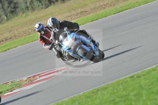 Motorcycle action photographs;Trackday digital images;event digital images;eventdigitalimages;no limits trackday;peter wileman photography;snetterton;snetterton circuit norfolk;snetterton photographs;trackday;trackday photos