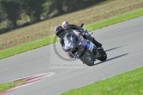 Motorcycle action photographs;Trackday digital images;event digital images;eventdigitalimages;no limits trackday;peter wileman photography;snetterton;snetterton circuit norfolk;snetterton photographs;trackday;trackday photos