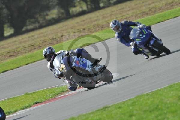 Motorcycle action photographs;Trackday digital images;event digital images;eventdigitalimages;no limits trackday;peter wileman photography;snetterton;snetterton circuit norfolk;snetterton photographs;trackday;trackday photos