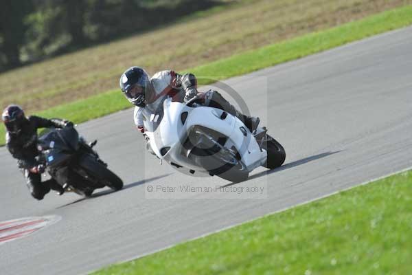 Motorcycle action photographs;Trackday digital images;event digital images;eventdigitalimages;no limits trackday;peter wileman photography;snetterton;snetterton circuit norfolk;snetterton photographs;trackday;trackday photos