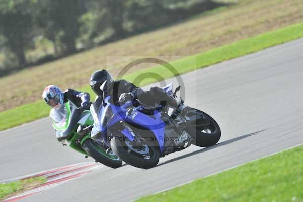 Motorcycle action photographs;Trackday digital images;event digital images;eventdigitalimages;no limits trackday;peter wileman photography;snetterton;snetterton circuit norfolk;snetterton photographs;trackday;trackday photos