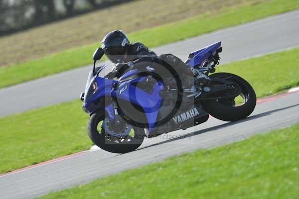 Motorcycle action photographs;Trackday digital images;event digital images;eventdigitalimages;no limits trackday;peter wileman photography;snetterton;snetterton circuit norfolk;snetterton photographs;trackday;trackday photos