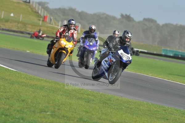 Motorcycle action photographs;Trackday digital images;event digital images;eventdigitalimages;no limits trackday;peter wileman photography;snetterton;snetterton circuit norfolk;snetterton photographs;trackday;trackday photos