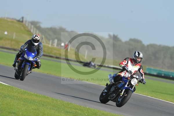 Motorcycle action photographs;Trackday digital images;event digital images;eventdigitalimages;no limits trackday;peter wileman photography;snetterton;snetterton circuit norfolk;snetterton photographs;trackday;trackday photos