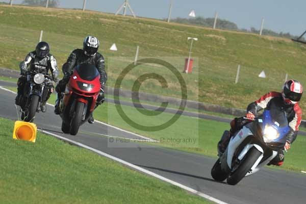 Motorcycle action photographs;Trackday digital images;event digital images;eventdigitalimages;no limits trackday;peter wileman photography;snetterton;snetterton circuit norfolk;snetterton photographs;trackday;trackday photos