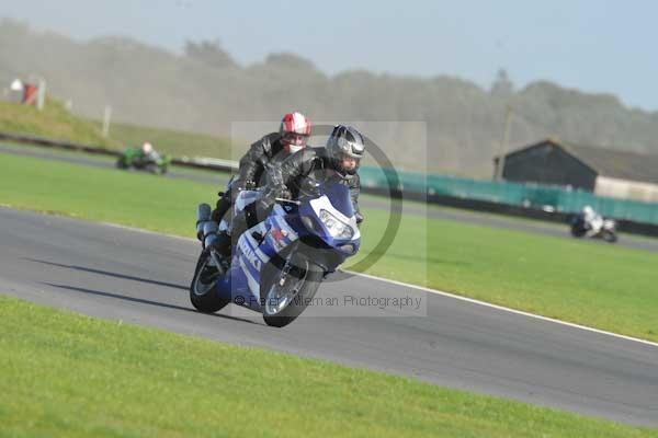 Motorcycle action photographs;Trackday digital images;event digital images;eventdigitalimages;no limits trackday;peter wileman photography;snetterton;snetterton circuit norfolk;snetterton photographs;trackday;trackday photos