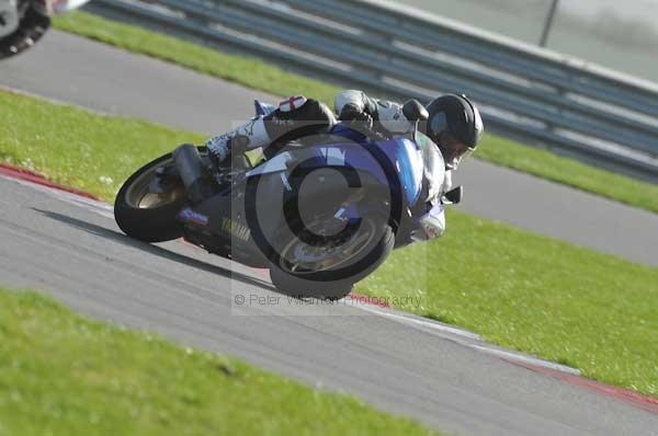 Motorcycle action photographs;Trackday digital images;event digital images;eventdigitalimages;no limits trackday;peter wileman photography;snetterton;snetterton circuit norfolk;snetterton photographs;trackday;trackday photos