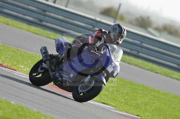 Motorcycle action photographs;Trackday digital images;event digital images;eventdigitalimages;no limits trackday;peter wileman photography;snetterton;snetterton circuit norfolk;snetterton photographs;trackday;trackday photos