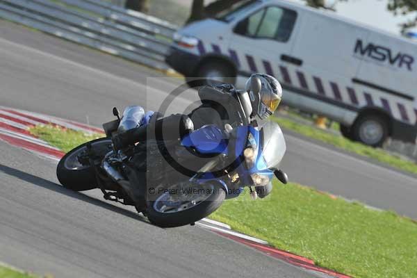 Motorcycle action photographs;Trackday digital images;event digital images;eventdigitalimages;no limits trackday;peter wileman photography;snetterton;snetterton circuit norfolk;snetterton photographs;trackday;trackday photos