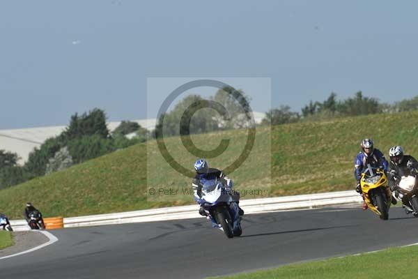 Motorcycle action photographs;Trackday digital images;event digital images;eventdigitalimages;no limits trackday;peter wileman photography;snetterton;snetterton circuit norfolk;snetterton photographs;trackday;trackday photos