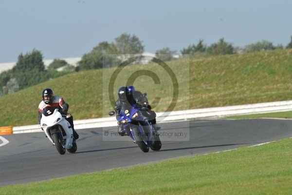 Motorcycle action photographs;Trackday digital images;event digital images;eventdigitalimages;no limits trackday;peter wileman photography;snetterton;snetterton circuit norfolk;snetterton photographs;trackday;trackday photos