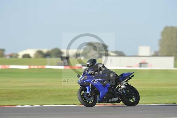 Motorcycle action photographs;Trackday digital images;event digital images;eventdigitalimages;no limits trackday;peter wileman photography;snetterton;snetterton circuit norfolk;snetterton photographs;trackday;trackday photos