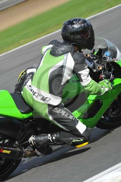 Motorcycle action photographs;Trackday digital images;event digital images;eventdigitalimages;no limits trackday;peter wileman photography;snetterton;snetterton circuit norfolk;snetterton photographs;trackday;trackday photos