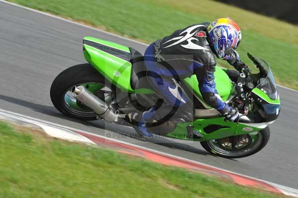 Motorcycle action photographs;Trackday digital images;event digital images;eventdigitalimages;no limits trackday;peter wileman photography;snetterton;snetterton circuit norfolk;snetterton photographs;trackday;trackday photos