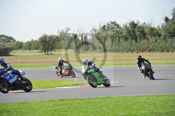 Motorcycle action photographs;Trackday digital images;event digital images;eventdigitalimages;no limits trackday;peter wileman photography;snetterton;snetterton circuit norfolk;snetterton photographs;trackday;trackday photos